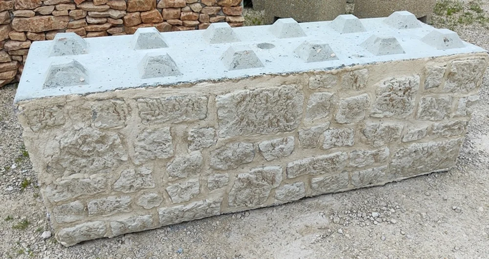 Bloc béton empilable matricé — Matricé Pierre sèche Emboitement
