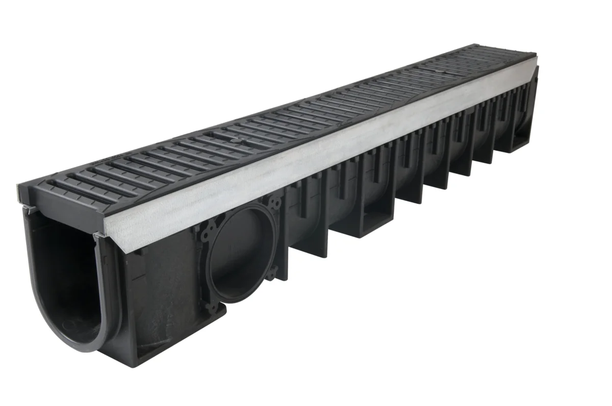 Caniveau longueur 1 m en PP noir avec feuillures acier galvanisé et avec 2 grilles passerelle PVC - Hauteur 2 - 170 mm - Verrouillage : 1 vis par grille sur étrier